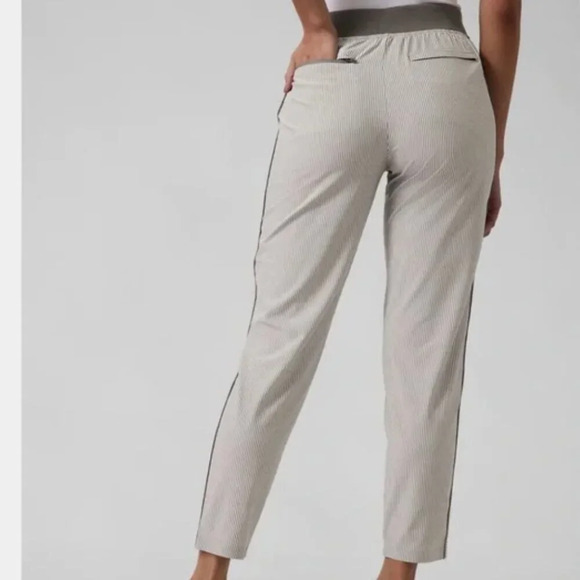 Athleta Brooklyn Gray/WhiteStriped Ankle Pant Size 6 - Picture 3 of 7